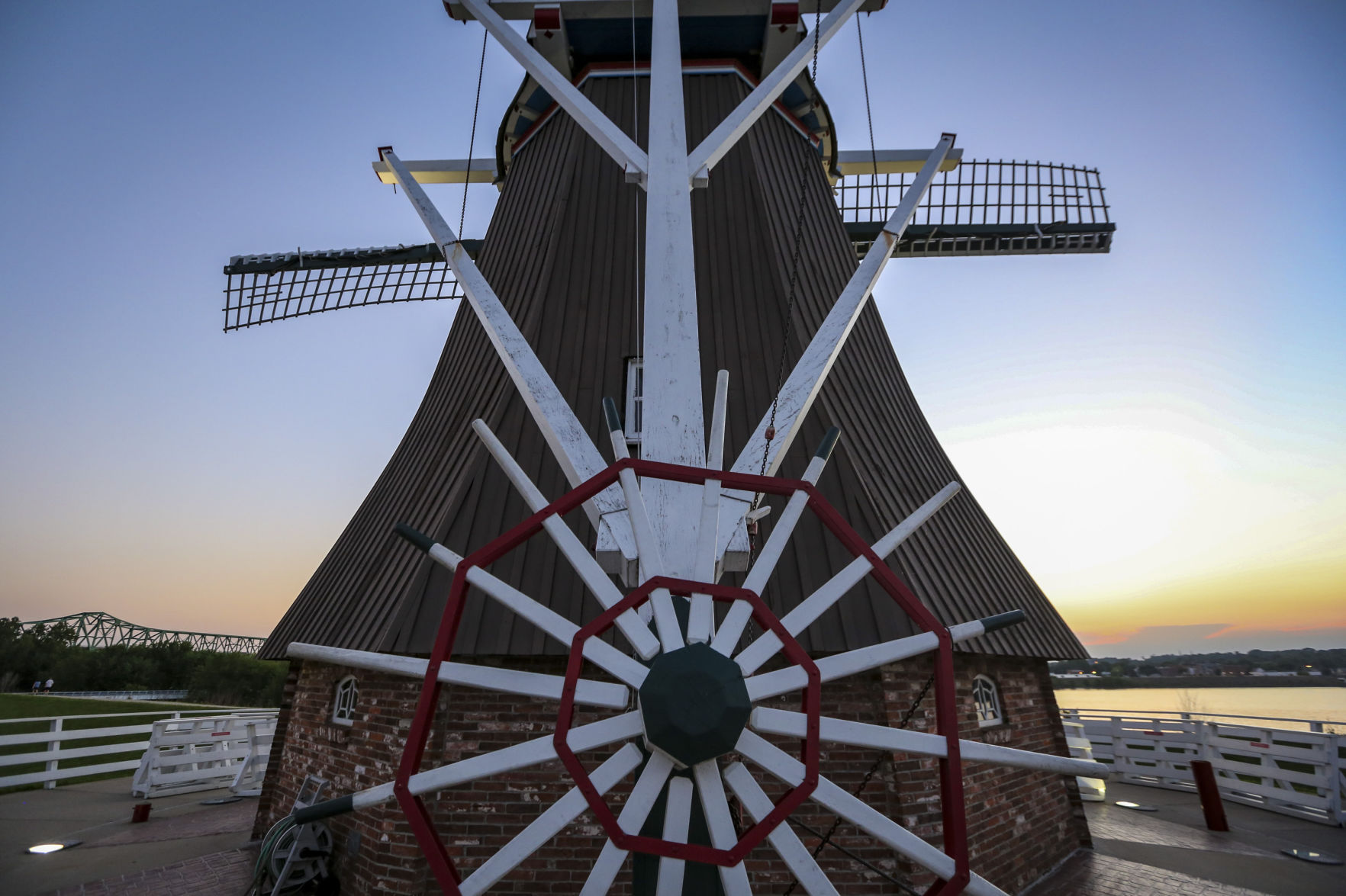 THE GREAT RIVER-0651